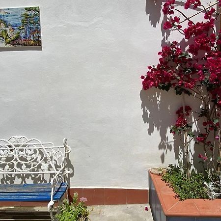 Casa Vacanza Le Tre Sorelle В'єтрі Екстер'єр фото