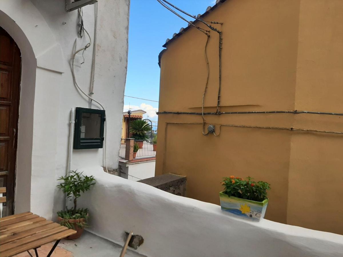 Casa Vacanza Le Tre Sorelle В'єтрі Екстер'єр фото