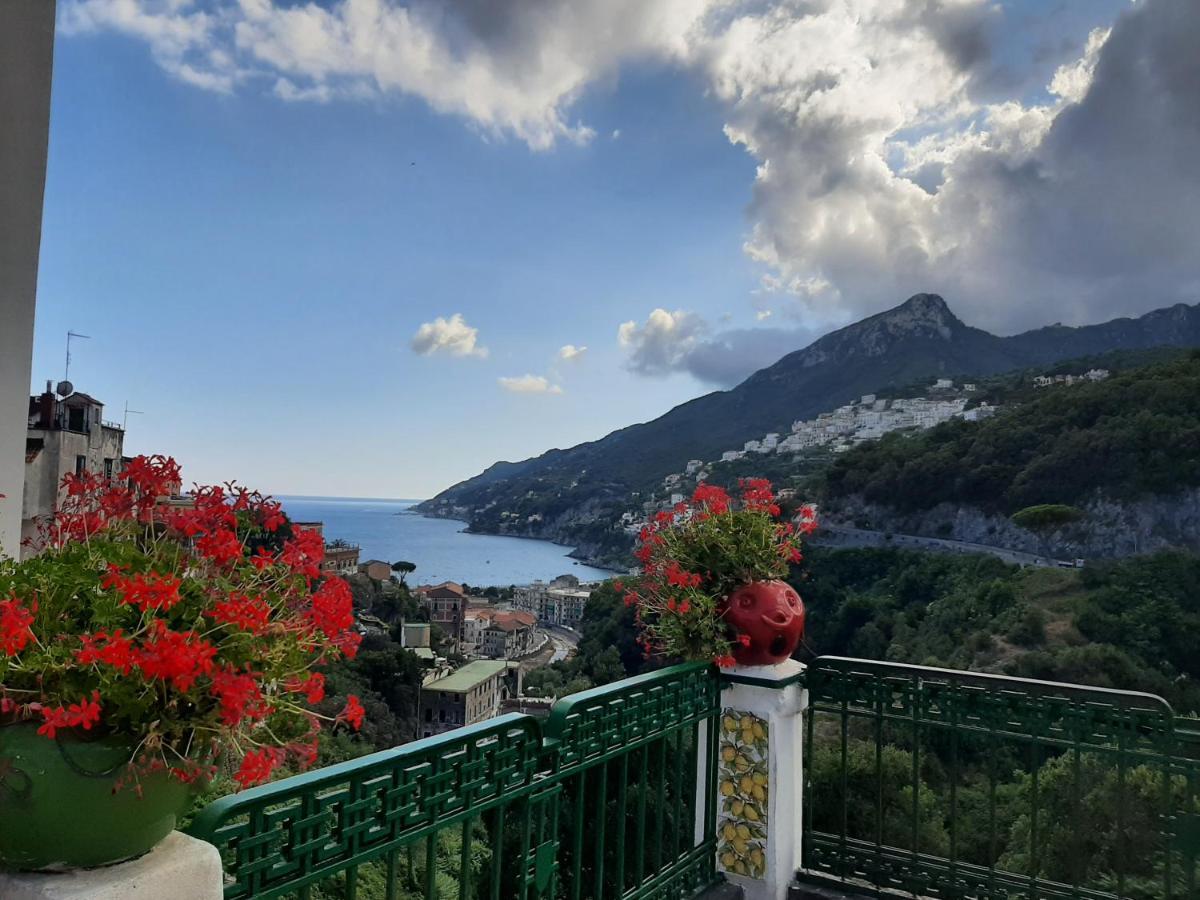 Casa Vacanza Le Tre Sorelle В'єтрі Екстер'єр фото
