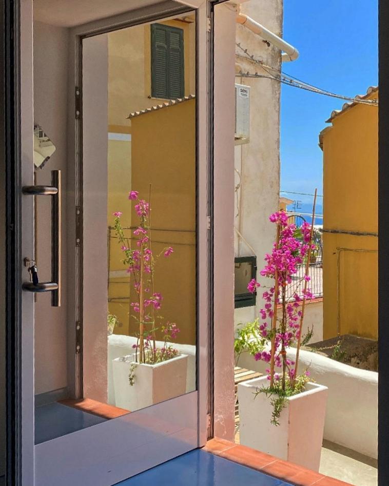 Casa Vacanza Le Tre Sorelle В'єтрі Екстер'єр фото